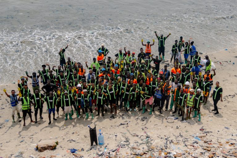 A group photo of the Tide Turners and Volunteers_photographed by Freeheart Noel Kordah_The Or Foundation